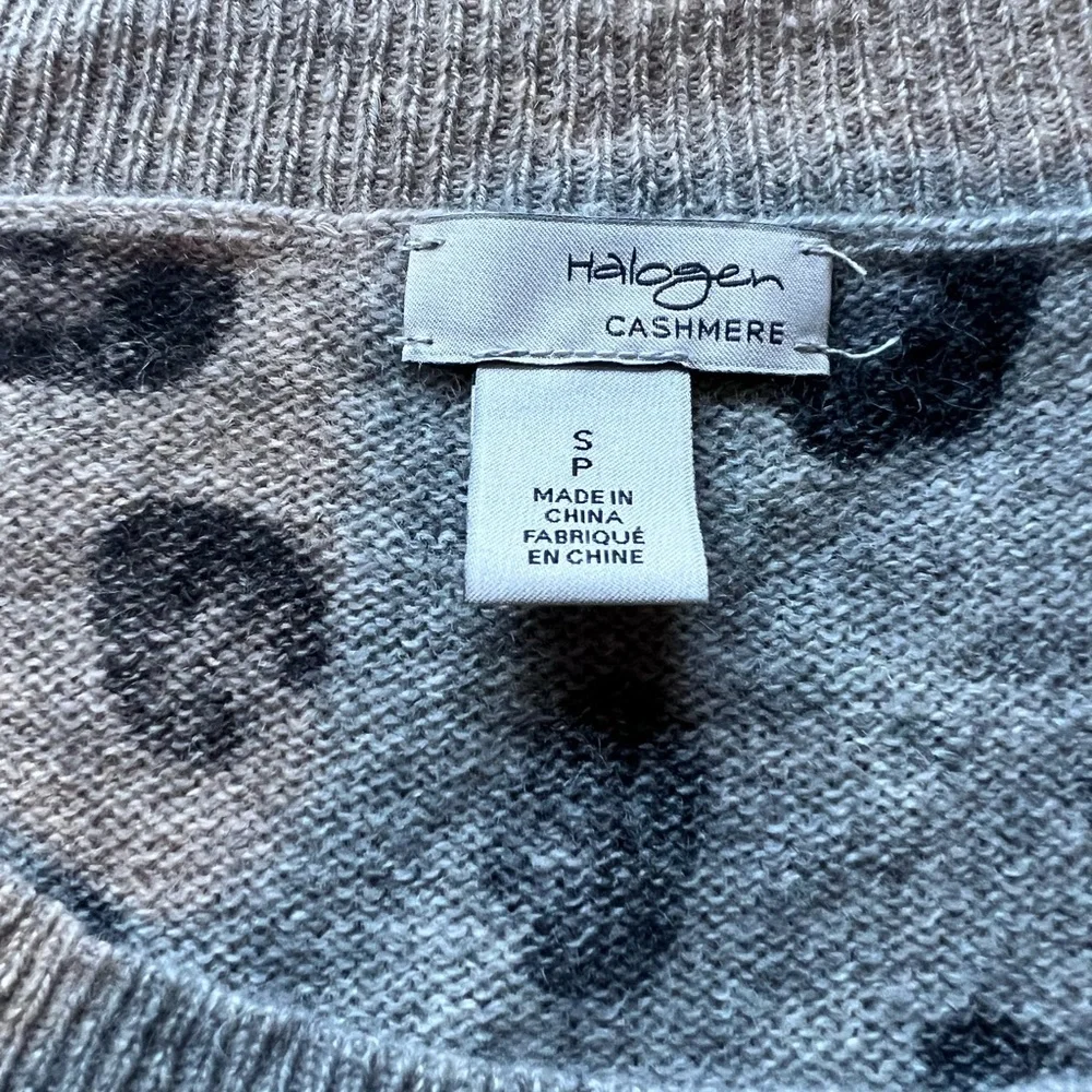 Halogen Nordstrom 100% cashmere gray animal print sweater Small S